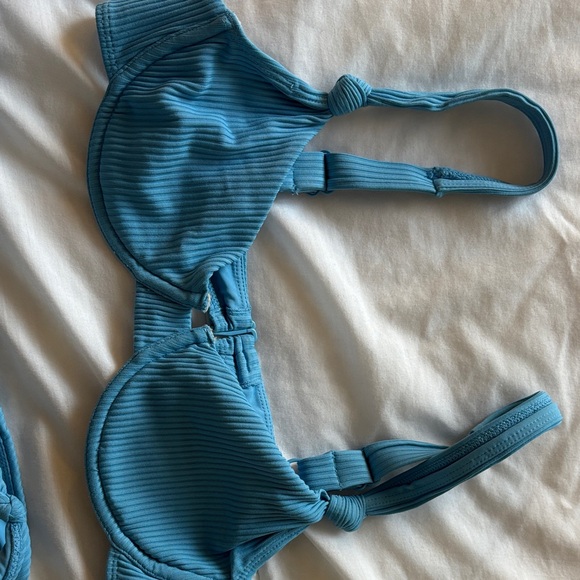 Pacsun Swim - Blue Ribbed Bikini Set (top size small, bottoms size medium) - Picture 5 of 5